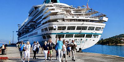 Çeşme Kruvaziyer Turizminde Yükselişte: Yolcu Sayısı Yüzde 36 Arttı