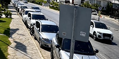 Çeşme Marina Önünde Yaya Geçidinde Tehlikeli Anlar: Sürücü Hakkında Suç Duyurusu