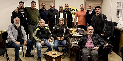 Çeşme Motosiklet Kulübü’nde Bayrak Değişimi ve Anlamlı Korteje Davet