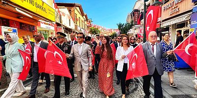 Çeşme’nin Kurtuluşu’nun 102. Yılı Coşkuyla Kutlandı