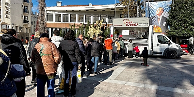 Çeşme’nin Önceki Dönem Belediye Başkanlarından Faik Tütüncüoğlu İçin Lokma Döküldü
