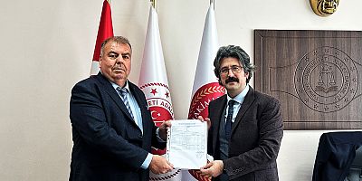 Çeşme Şoförler ve Otomobilciler Esnaf Odası Başkanı Ali Koparal Mazbatasını Aldı