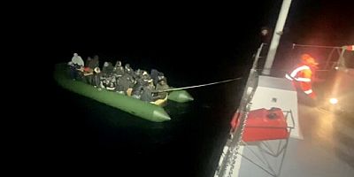 Çeşme ve Karaburun açıklarında Yunan unsurları itti, Türkler kurtardı!