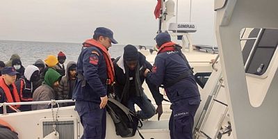 Çeşme ve Urla’da göçmen dramı: 4’ü çocuk 26 kişi kurtarıldı, 19 kişi yakalandı