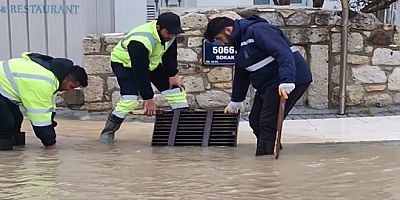 Çeşme’yi Yağmur ve Dolu Vurdu!