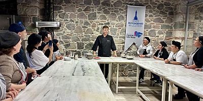 Çeşmeli Şef Rıfat Yurttaş, Meslek Fabrikası’nda Ege Yemekleri Yaptı