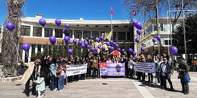 CHP Çeşme Kadın Kolları 8 Martta Meydandaydı 