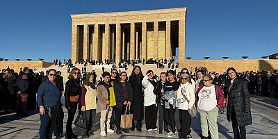 CHP Çeşme’nin Kadınları Atatürk’ü Anıtkabir’de Andı