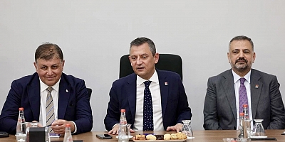 CHP’de İzmir Zirvesi, Özel’den Çarpıcı Açıklamalar 