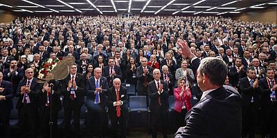 CHP’de Özgür Özel Yeniden Başkan!