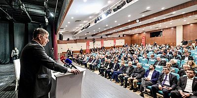 CHP İzmir’de İl Danışma Kurulu Mesaisi: Parti İçi Mesajlar Dikkat Çekti