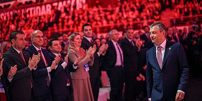 CHP Kurultayı Başladı: 17 Yıl Sonra Yenilenen Parti Programı Kabul Edildi