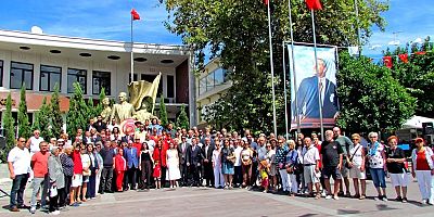 CHP’nin 102. Kuruluş Yıldönümü Çeşme’de Kutlandı
