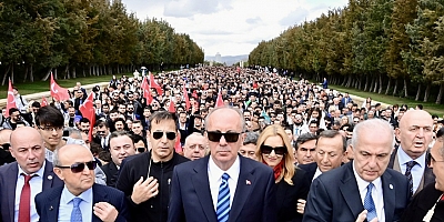 Cumhurbaşkanı Adayı Muharrem İnce Anıtkabir’i ziyaret etti 