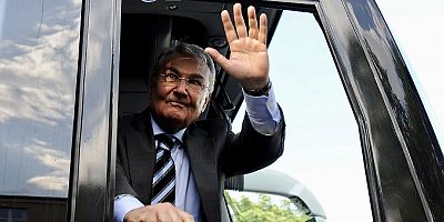 Deniz Baykal hayatını kaybetti