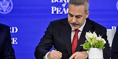 Dışişleri Bakanı Hakan Fidan, Gazze Barış Kurulu” belgesini imzaladı”
