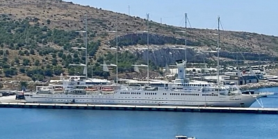 Dünyanın En Büyük Yelkenli Yolcu Gemisi Club Med 2, Çeşme Limanı’nda!