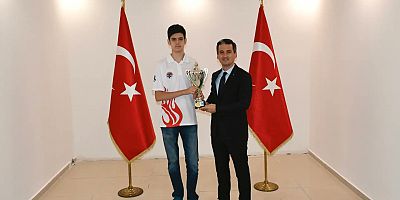  Egehan Yıldız, Kaymakam Mehmet Maraşlı'yı Ziyaret Etti