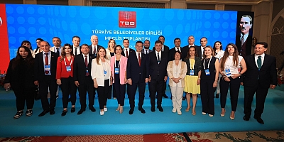 Ekrem İmamoğlu, Türkiye Belediyeler Birliği Başkanlığına, Lal Denizli ise Dış İlişkiler Komisyonu'na seçildi