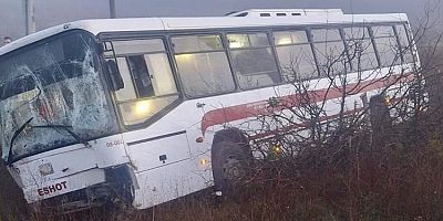 ESHOT Otobüsü Yoğun Siste Yoldan Çıktı