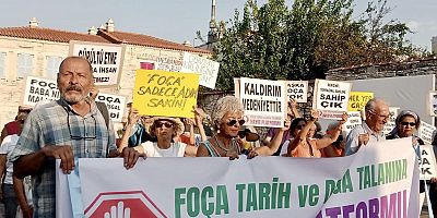 Foça’da kıyı işgalleri ve deniz kirliliği protesto edildi