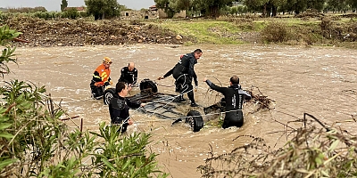 Foça Sele Gitti, Bir Kişi Kayıp!
