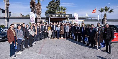 Geleceğin Liderleri Çeşme’de Buluştu