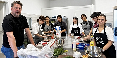 Genç Şeflerin Festival Heyecanı: Alaçatı İçin Mutfakta Hummalı Çalışma!
