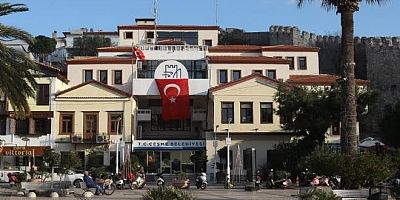 İçişleri Bakanlığı’ndan Çeşme Belediye Başkanı Ekrem Oran ve iki bürokratı hakkında soruşturma izni!