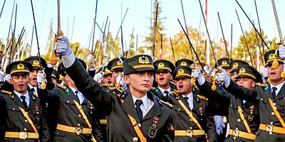 İhraç edilen teğmenlerden TSK’ya dava!