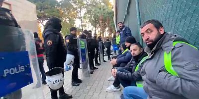 İzmir B. B. Taşeron Temizlik İşçilerine  Polis Barikatı