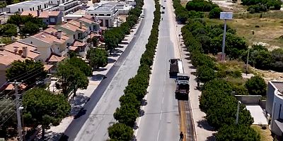 İZMİR BÜYÜKŞEHİR BELEDİYESİ, ÇEŞME’DE ASFALT ATAĞI BAŞLATTI!