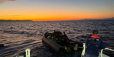 İzmir Çeşme Açıklarında 34 Düzensiz Göçmen Yakalandı