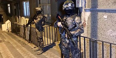 İzmir'de 3 ayrı örgüte operasyon!