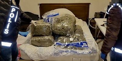 İzmir'de 44 kilo esrar yakalandı!