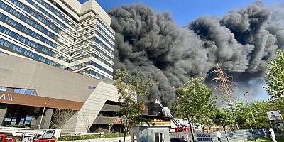 İzmir’deki Büyük Yangın Kontrol Altına Alındı