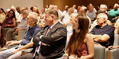 İzmir'den Dünyaya Bakış!