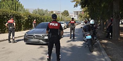 İzmir Polisi Suçlulara Nefes Aldırmadı, 131 Şüpheli Yakalandı 