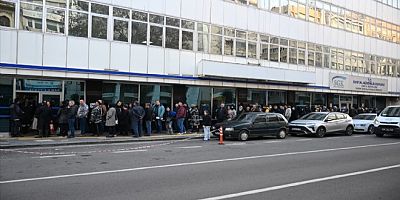 İzmir SGK’ya EYT’li akını!