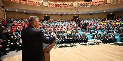 İzmir Valisi Elban’dan Santorini Depremi Açıklaması: “İzmir İçin Tehlike Yok”