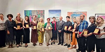 İzmir ve Kültürel Değerleri resim yarışmasında Ilıcalı Ressam Gülnaz Ertan’a ödül 