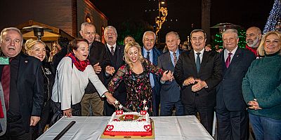 İzmirli gazeteciler, geleneksel yılbaşı buluşmasında bir araya geldi!