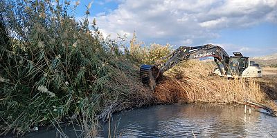 İZSU’dan Çeşme Ildır’da Dere Temizliği Çalışması
