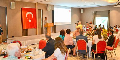 KAYMAKAM MARAŞLI ŞEHİT AİLELERİ GAZİLER VE DEPREMZEDELERLE KAHVALTIDA BULUŞTU