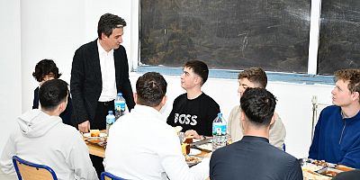Kaymakam Mehmet Maraşlı Liseli Öğrencilerle İftar Yemeğinde Buluştu