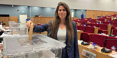 Lal Denizli, Türkiye Belediyeler Birliği'ne seçildi