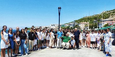 LGS'de Büyük Başarı Gösteren Çeşmeli 38 Öğrenci ve Aileleri Kahvaltıda Ağırlandı