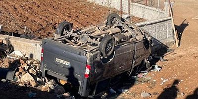 Mardin’de servis aracı devrildi! 
