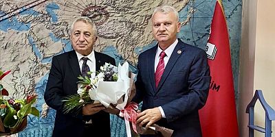 MHP Çeşme İlçe Teşkilatından Milli Eğitim Müdürü’ne 24 Kasım Ziyareti