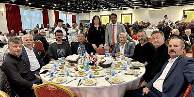  MHP İzmir'de depremzedelerle iftarda buluştu